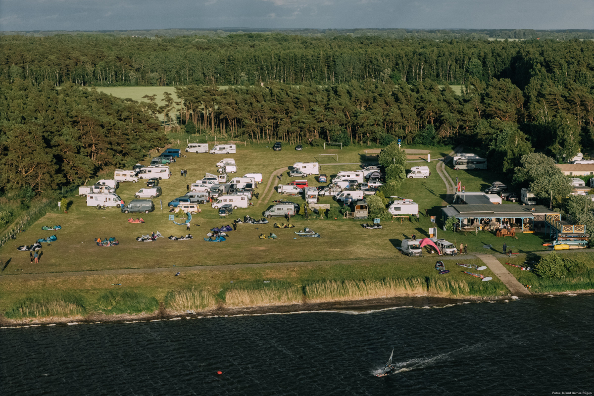 Geht es besser? Campen direkt am Wettkampf-Spot.
