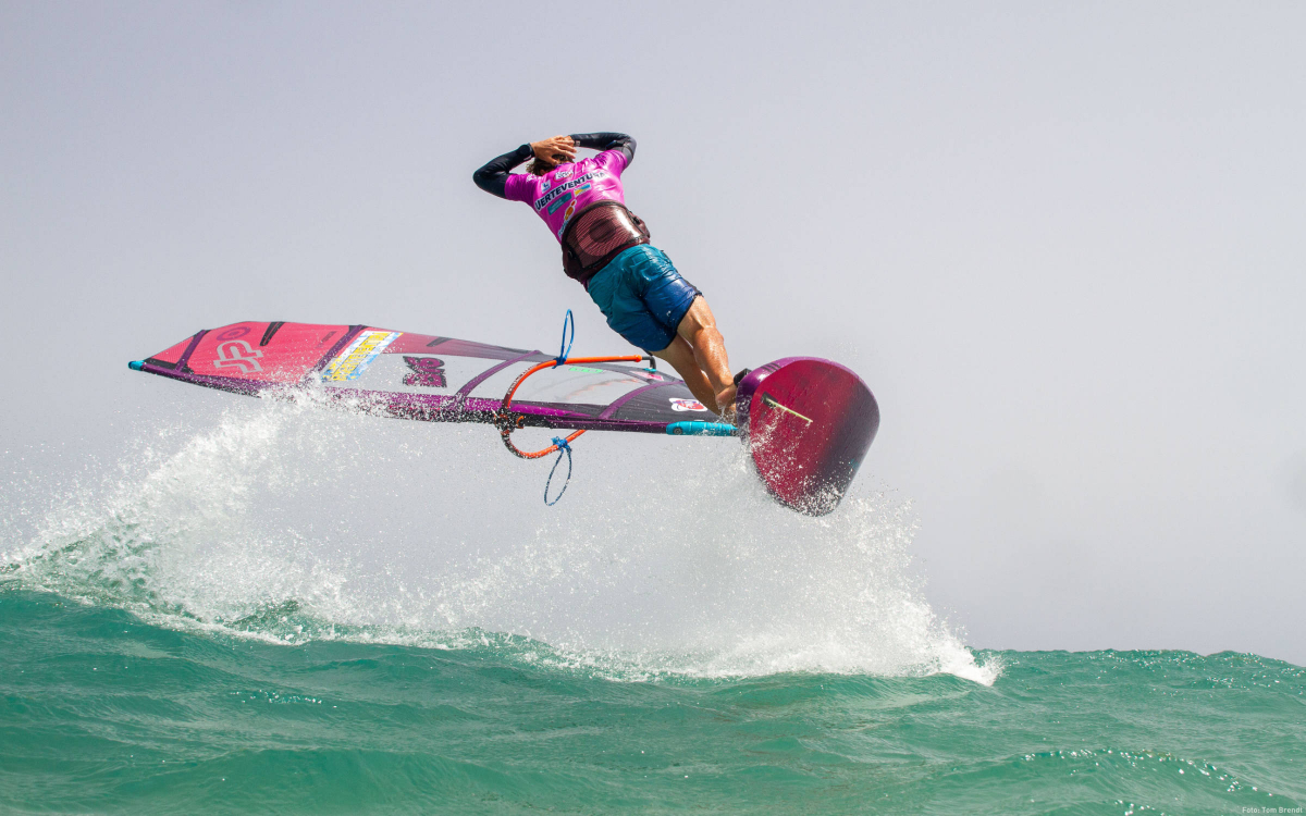 Yentel Caers - No Handed Burner