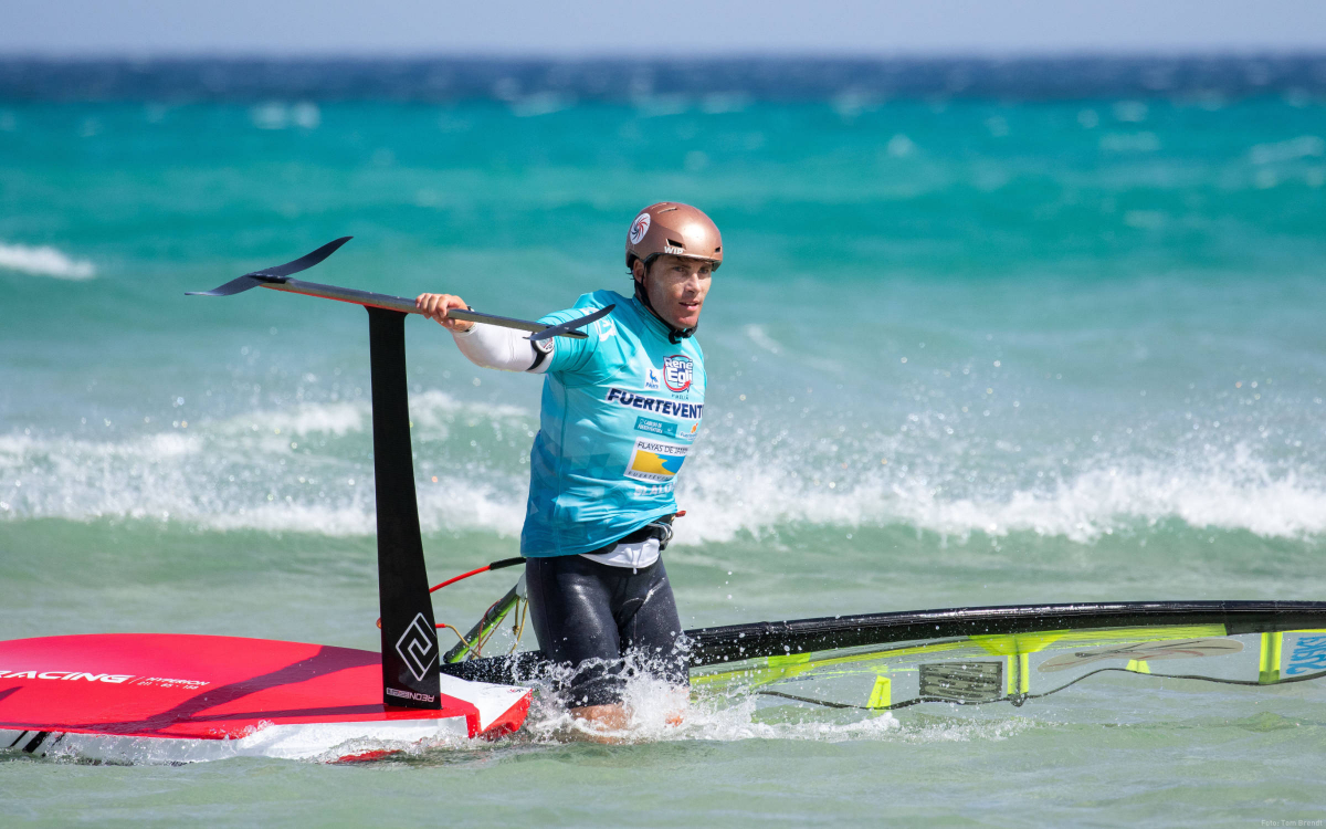 Daniele Benedetti führt die Foil Slalom Wertung an