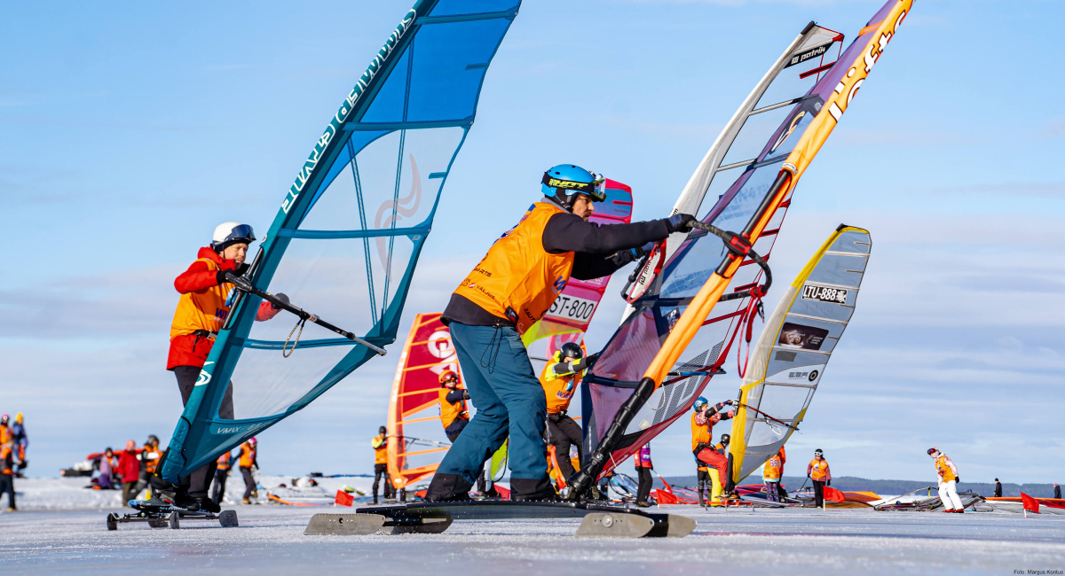Eis-Windsurfen in Schweden